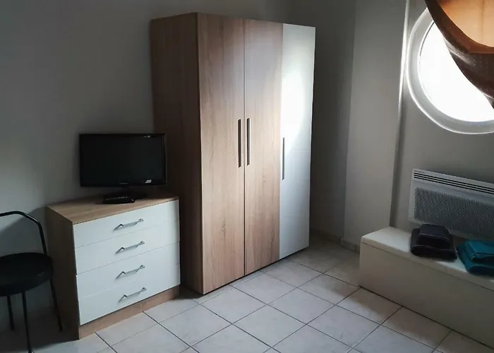Nana Apartments